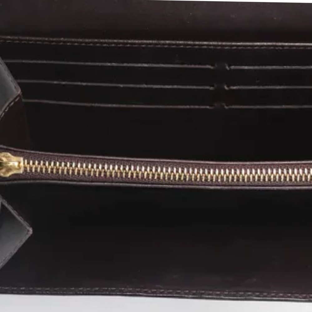 Authentic Louis Vuitton Amarante Vernis Sarah wallet - Picture 5 of 7